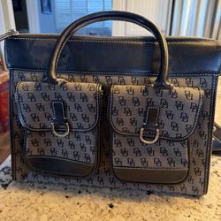 Dooney And Bourke Handbag 