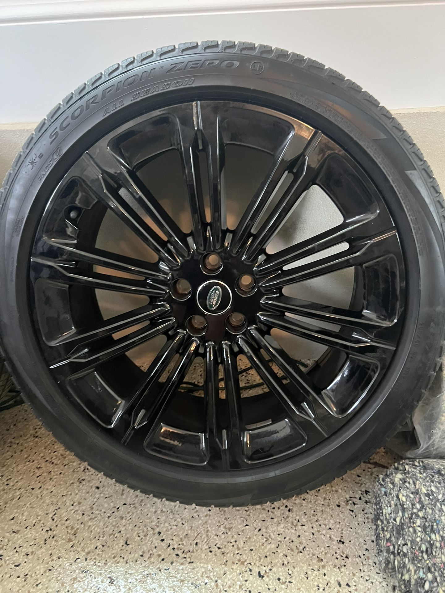 22 Inch land Rover Rims