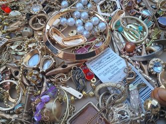 Broken gold  toned  jewelry craft lot #68
