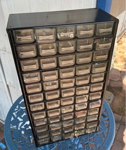 Parts bin cabinet