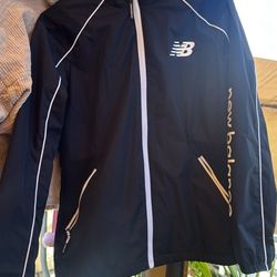 New Balance Windbreak 
