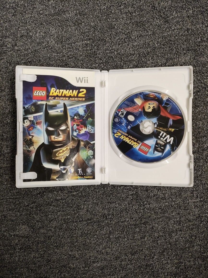 Lego Batman 2 DC Superheroes Wii Game CIB
