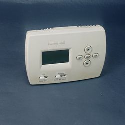 PRO 5-2 Programmable Thermostat for Heat/Cool Systems. 1 Pack
