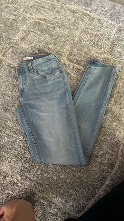 Women Levi’s Jeans
