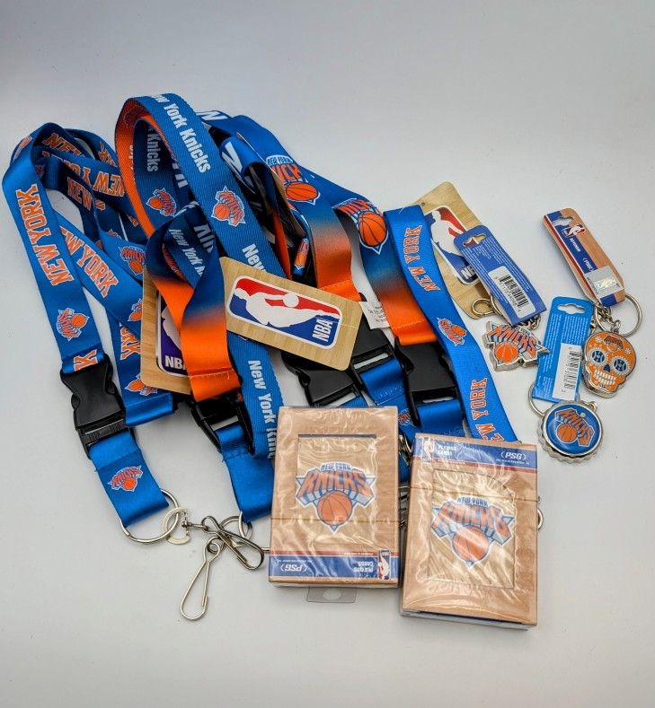 NBA New York Knicks Lanyard/Keychain/Playing Cards Bundle (12pcs)