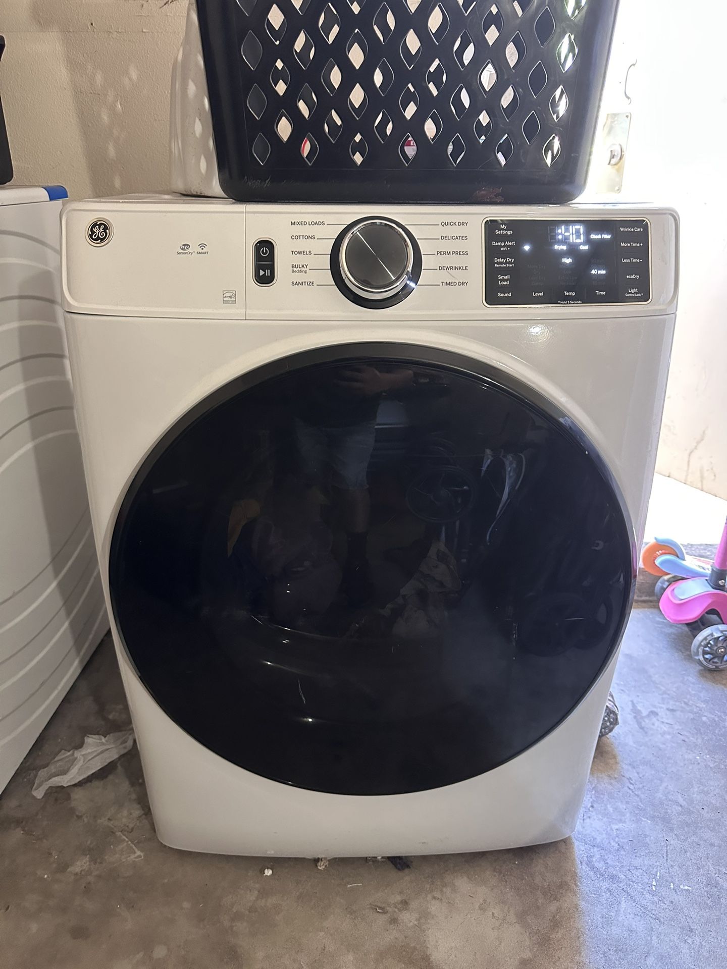 Washer and gas dryer