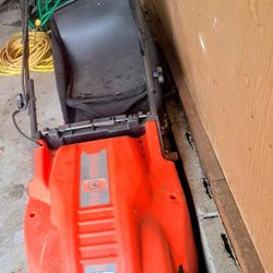 Black & Decker Lawnmower 