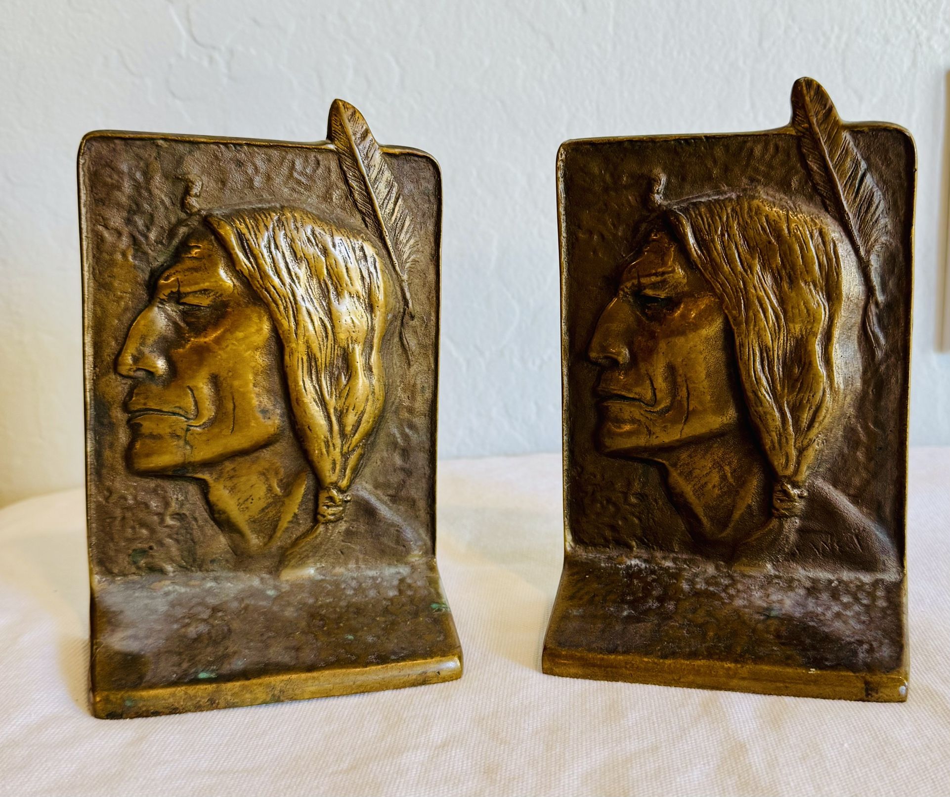 ANTIQUE F. WEST c. 1916 SOLID BRONZE SIOUX INDIAN ART STATUE SCULPTURE BOOKENDS