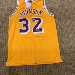 Lakers magic Jonson Authograph Home Jersy PSA