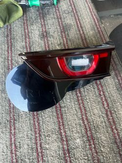23 MAZDA CX50 RIGHT LIFT MOUNTED LIGHT