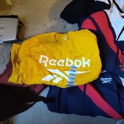 Reebok.Large Shirt.