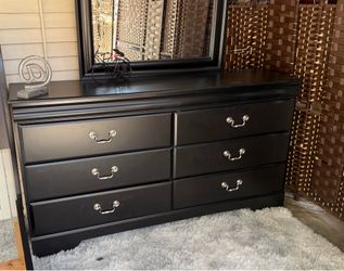 Dresser black 6 drawers $94 with mirror