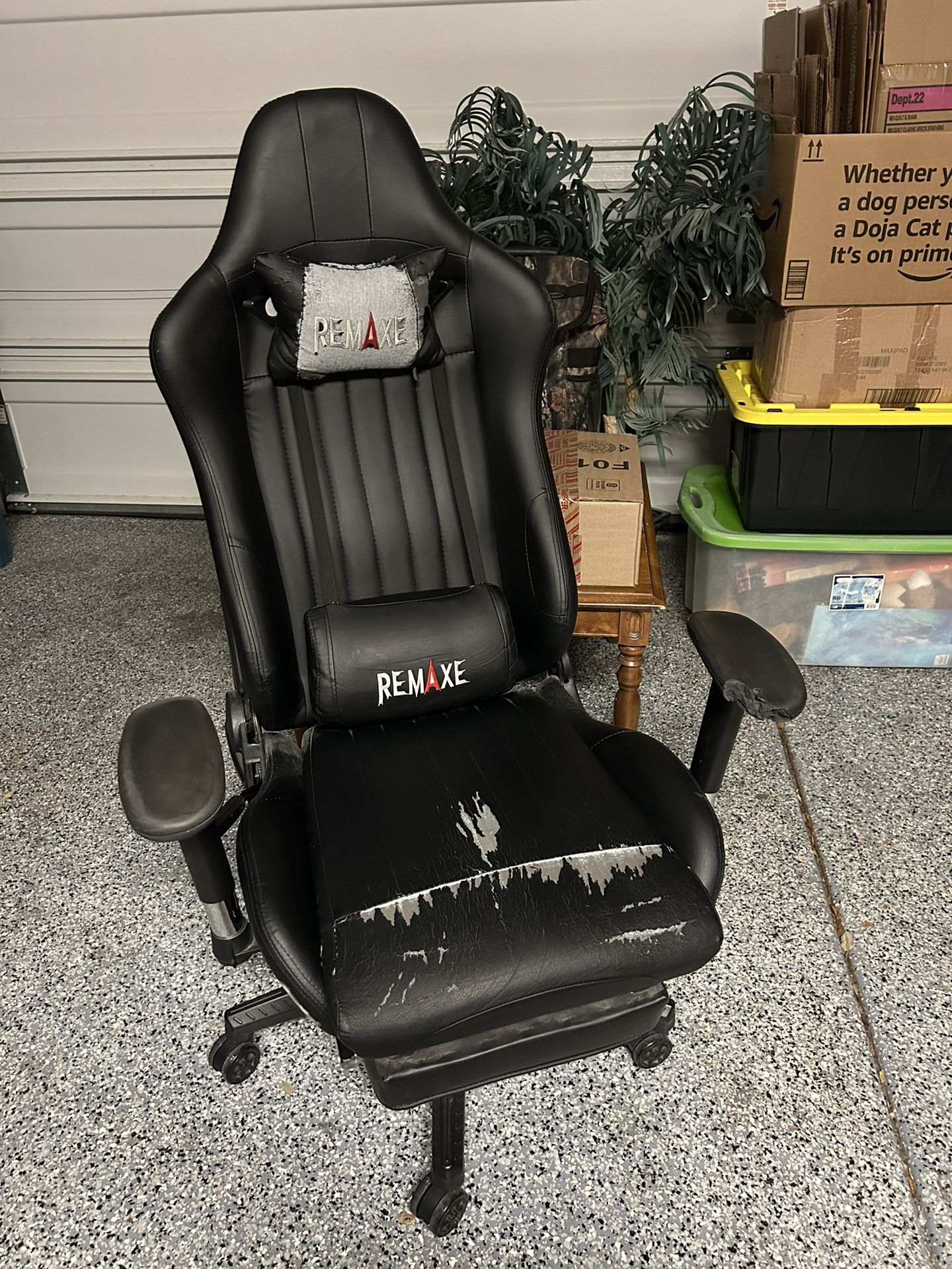 Remaxe Gaming Chair Used Recliner Adjustable Height