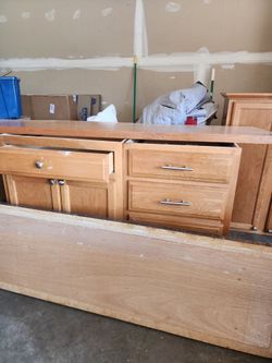 Kitchen Cabinets for Sale (Uppers and Lowers)