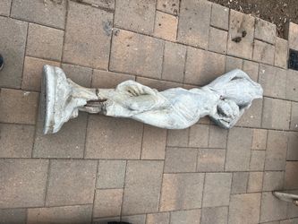 What are fountain statue?