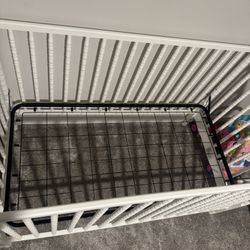 Adjustable White Crib 