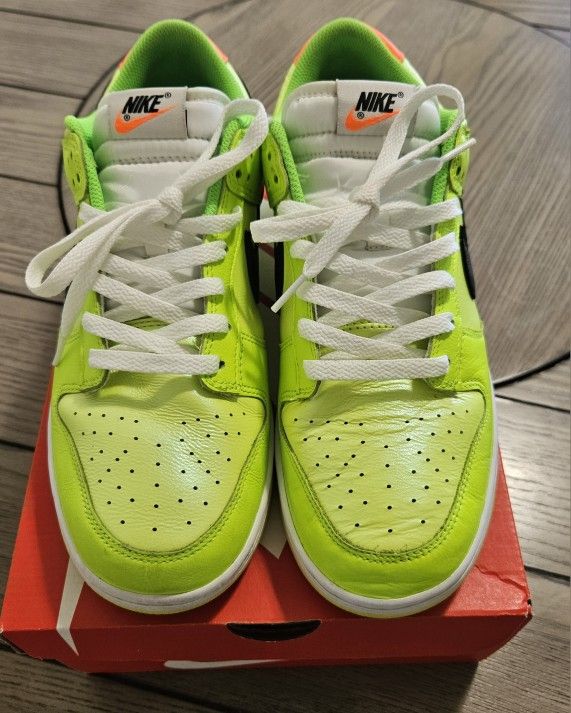 Nike Dunk Low SE Volt ⚡️ Size 11