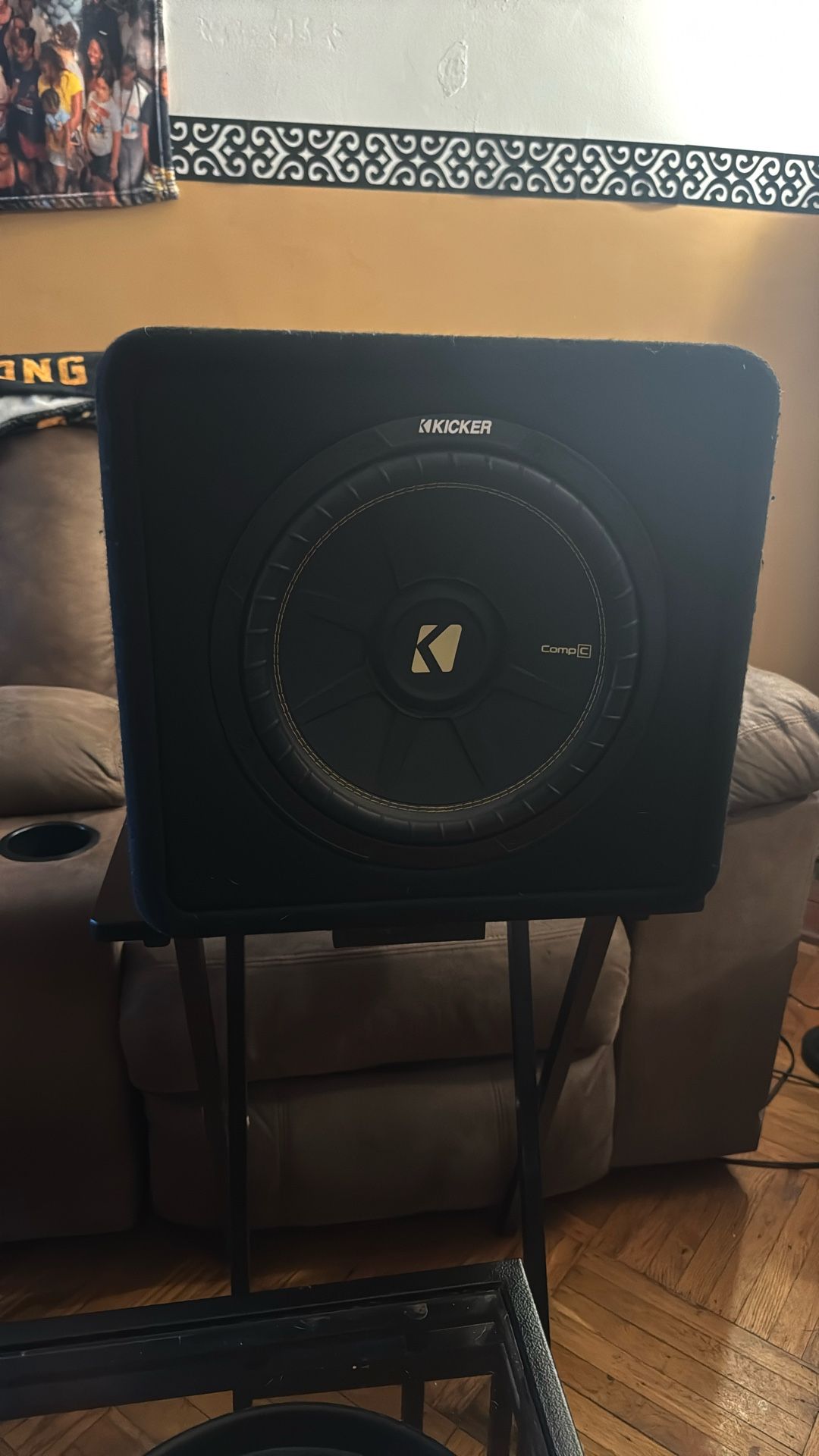 Kicker subwoofer amp, Speaker.