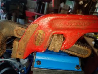 New pipe wrench