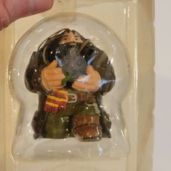 Vtg 2001 Enesco Harry Potter Hagrid Hanging Ornament 881619 Sealed plastic no box. Â UPC 00.
Height approximately 3.5". Weight 6oz plus ship