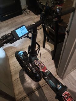 Lectic ebike with charger works perfectly peddle came
