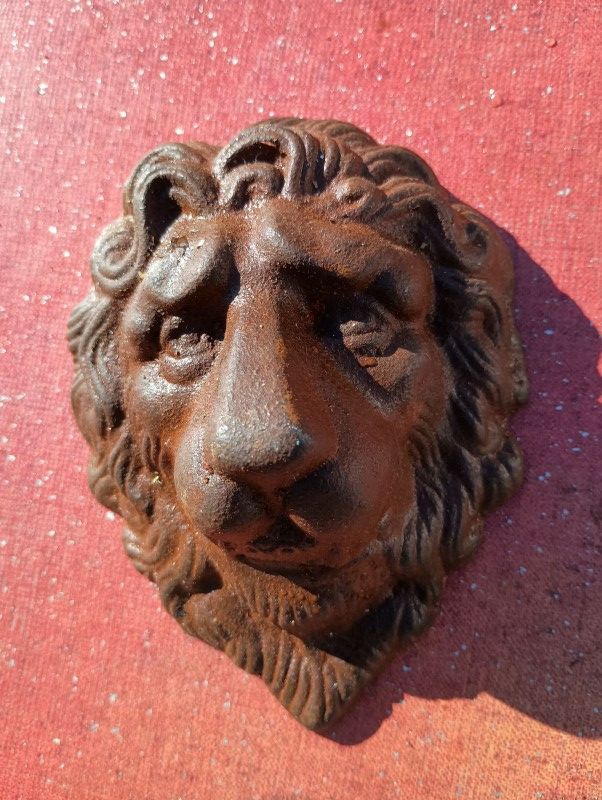 Cast Iron Lion Head
