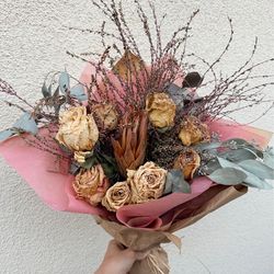 Dry flower bouquet