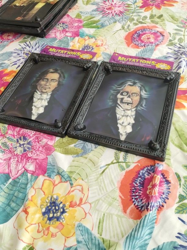 New -Halloween Haunted Lenticular Picture (Face Changing)