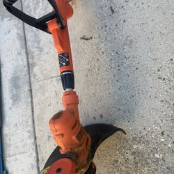 BLACK+DECKER 6.5 Amp 14 in. electric string trimmer/edger