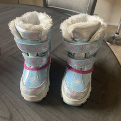 Child’s Snow Boots