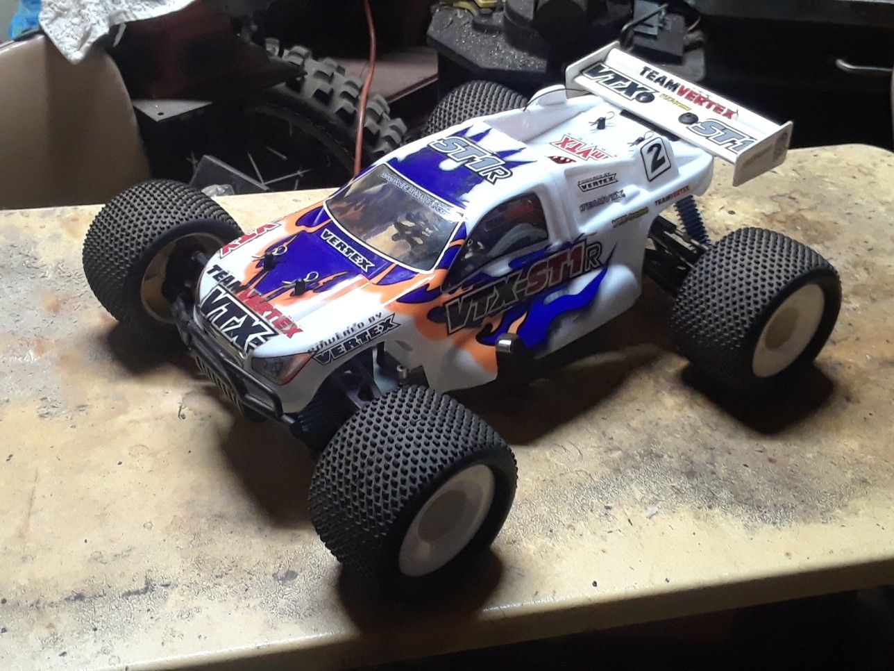RC Nitro truggy- team vertex VTX-ST1r