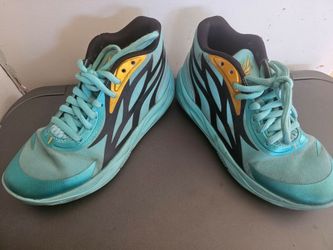 Puma MELOs  size 5