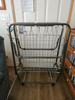(Sumner) FREE TWINSIZE FOLDABLE BED FRAME - NO MATTRESS