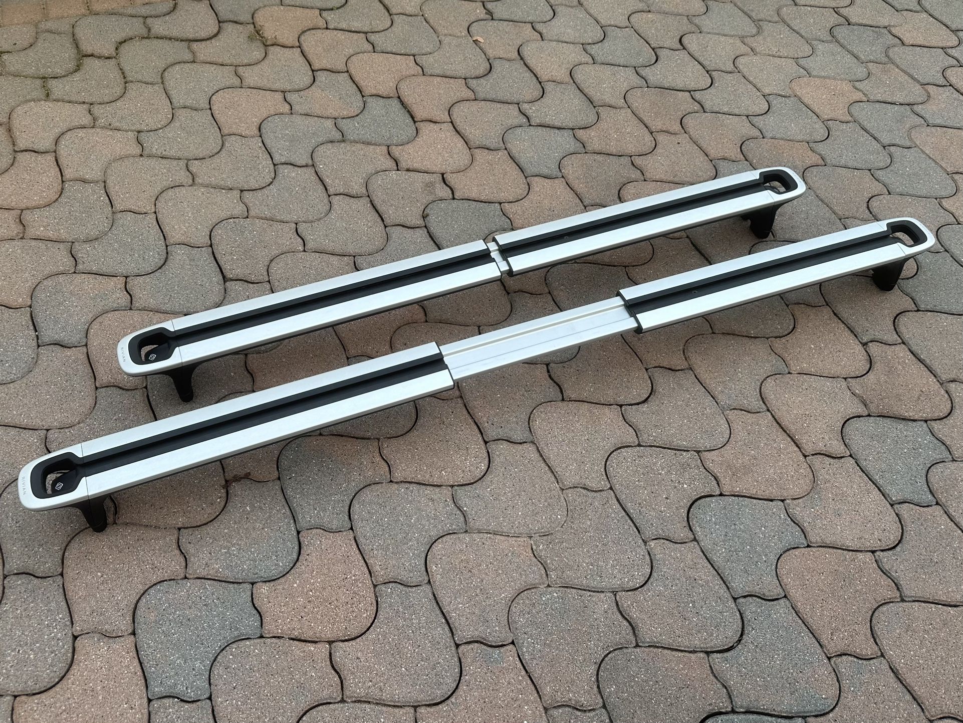 Rivian Cargo Crossbars