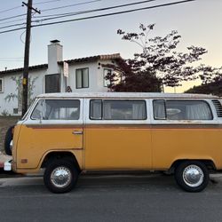 1977 Volkswagen Bus 
