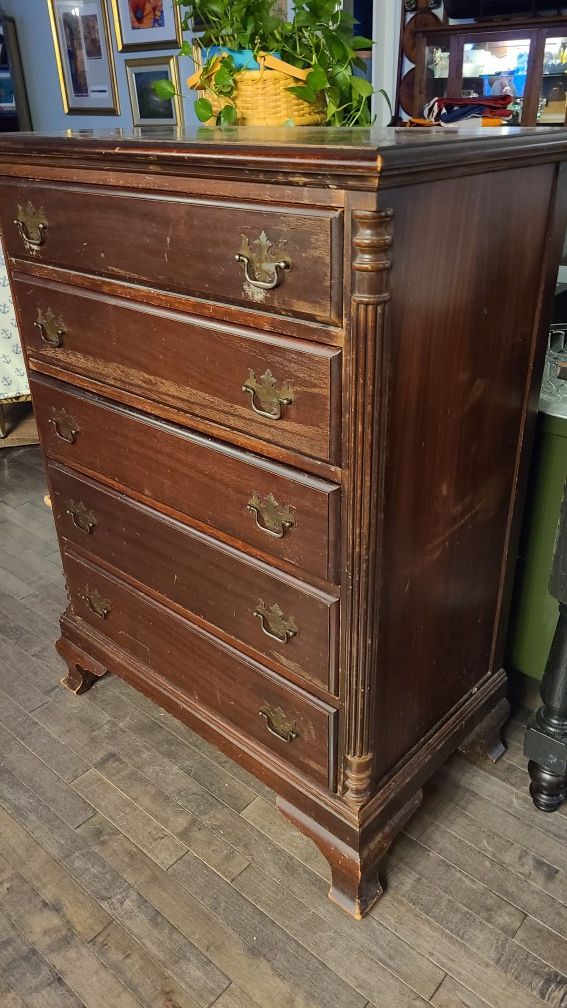 Antique 5 Drawer Dresser