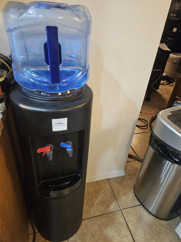 Clover Commercial water dispenser r134, heavy black ABS,...