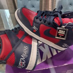 NIKE SUPREME 