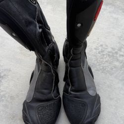 SIDI Motorcycle Riding Boots – Sport / Racing Style – Black Leather / Synthetic – Size 12 – Great for Street / Track Riding