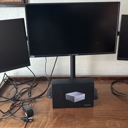 3 Monitor Computer Set Up