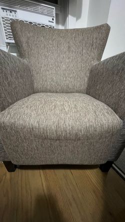 Sofa chair beautiful and like new