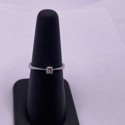18K White Gold Solitaire Diamond Ring