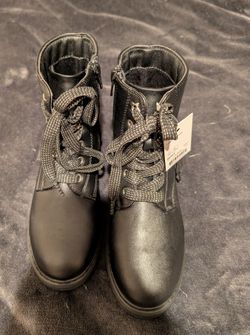 Girls Memory Foam Boots Size 2 New With Tag