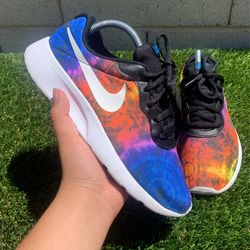 Nike Tanjun Print Tie Dye GS Shoes for Sale in Avondale AZ OfferUp