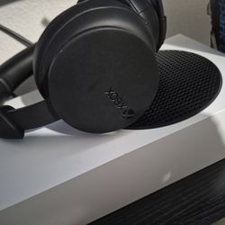 Jbl speaker and Xbox new