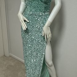 Brandnew Beautiful Dress Size Small Retail Value $299 + Tax 