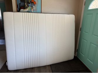 Queen size mattress, great condition