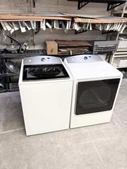 Kenmore glass top Washer and Electric Dryer, Clean, tested and ready to go. You may test at my location.
60 day warranty on all appliances. (If it sto