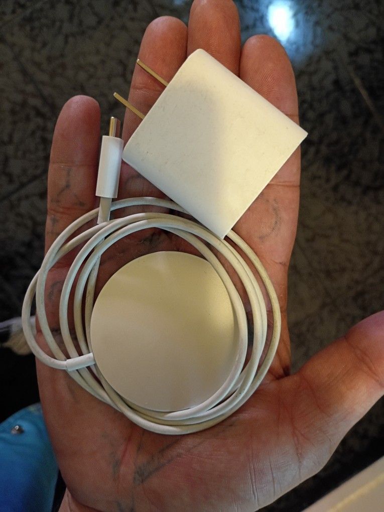 Apple iPhone Wireless Charger