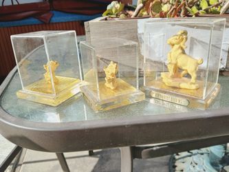 Golden Chinese Figurines